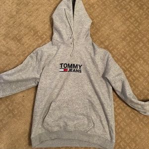TOMMY HILFIGER SWEATSHIRT